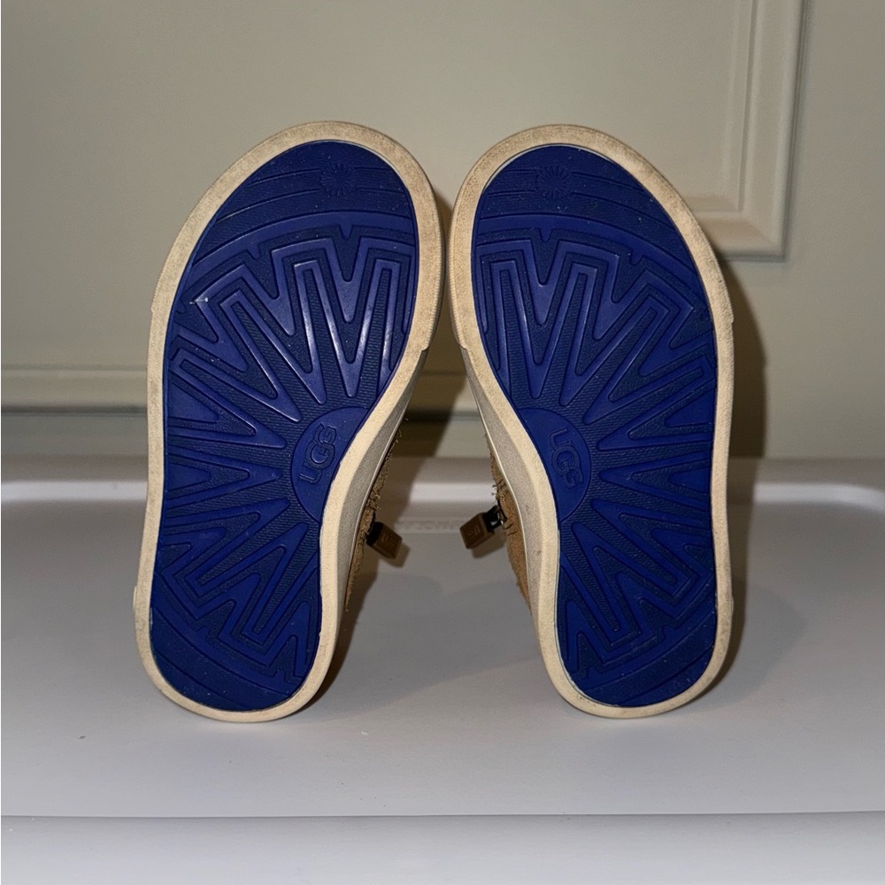 UGG Hamden II Toddler Suede Boot - Picture 7 of 7
